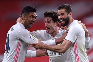 赵鹏：蒋4朱5是国内顶级中卫，但他俩搭配踢亚冠还是太吃力了