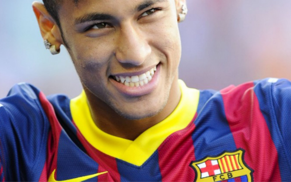 世体：引进小蜘蛛非常困难，巴萨高层越来越关注凯恩