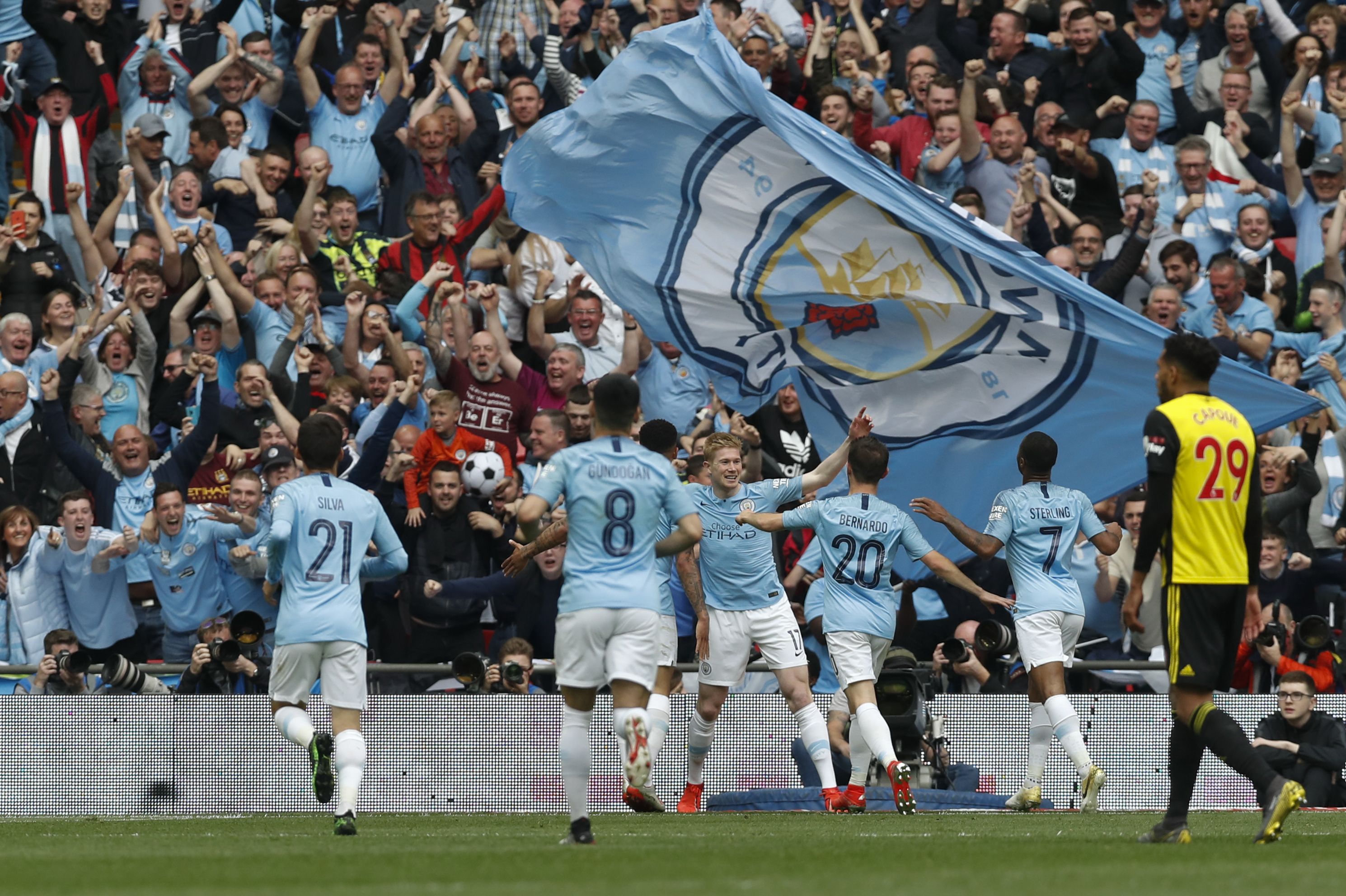 斯科尔斯：梅努在英超每次都是替补出场