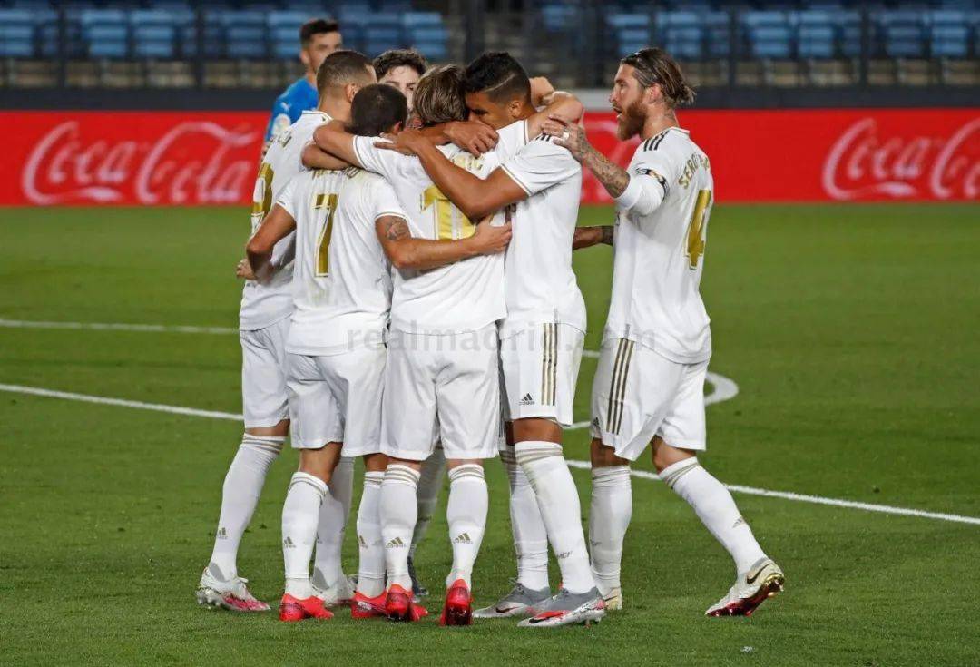 拉奎尔罗德里格斯对决妮琪贝拉引关注