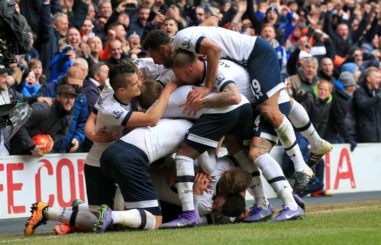 西班牙4-0客胜格鲁吉亚基本直通世界杯，奥亚萨瓦尔两射一传