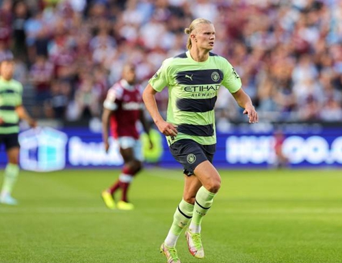 球队赛后合练照片曝光，专注备战